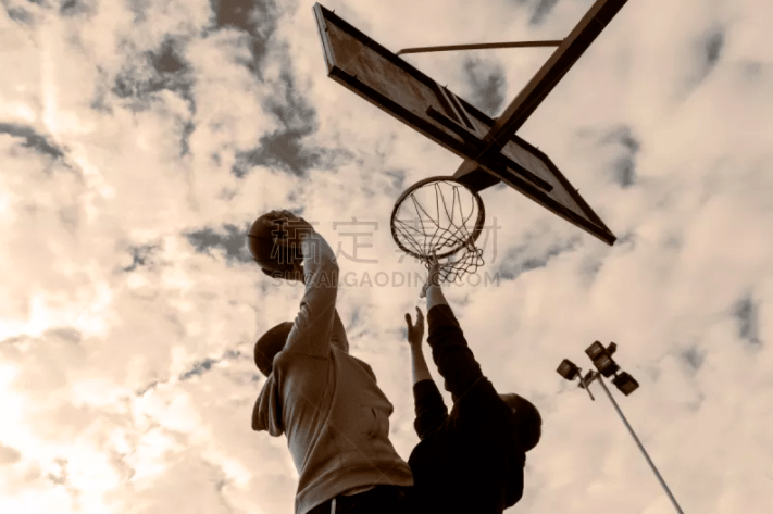 U22国足最新名单！王钰栋+蒯纪闻跳级，红牌后卫落选，冲击亚洲杯