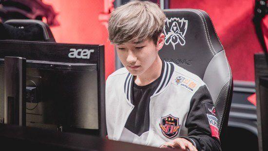 拉波尔塔抵达摩纳哥，两队高层共进午餐